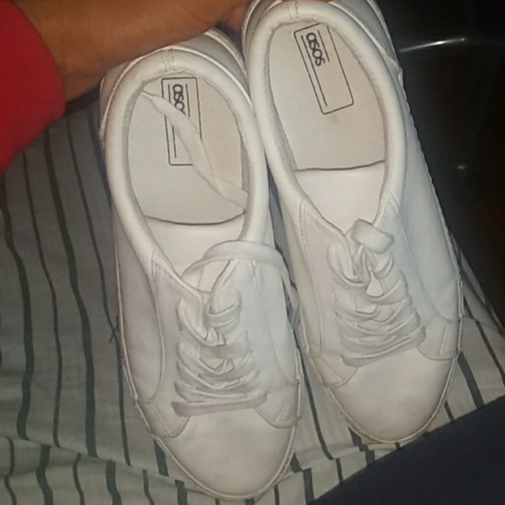 Shoes - Picture 2 of 3